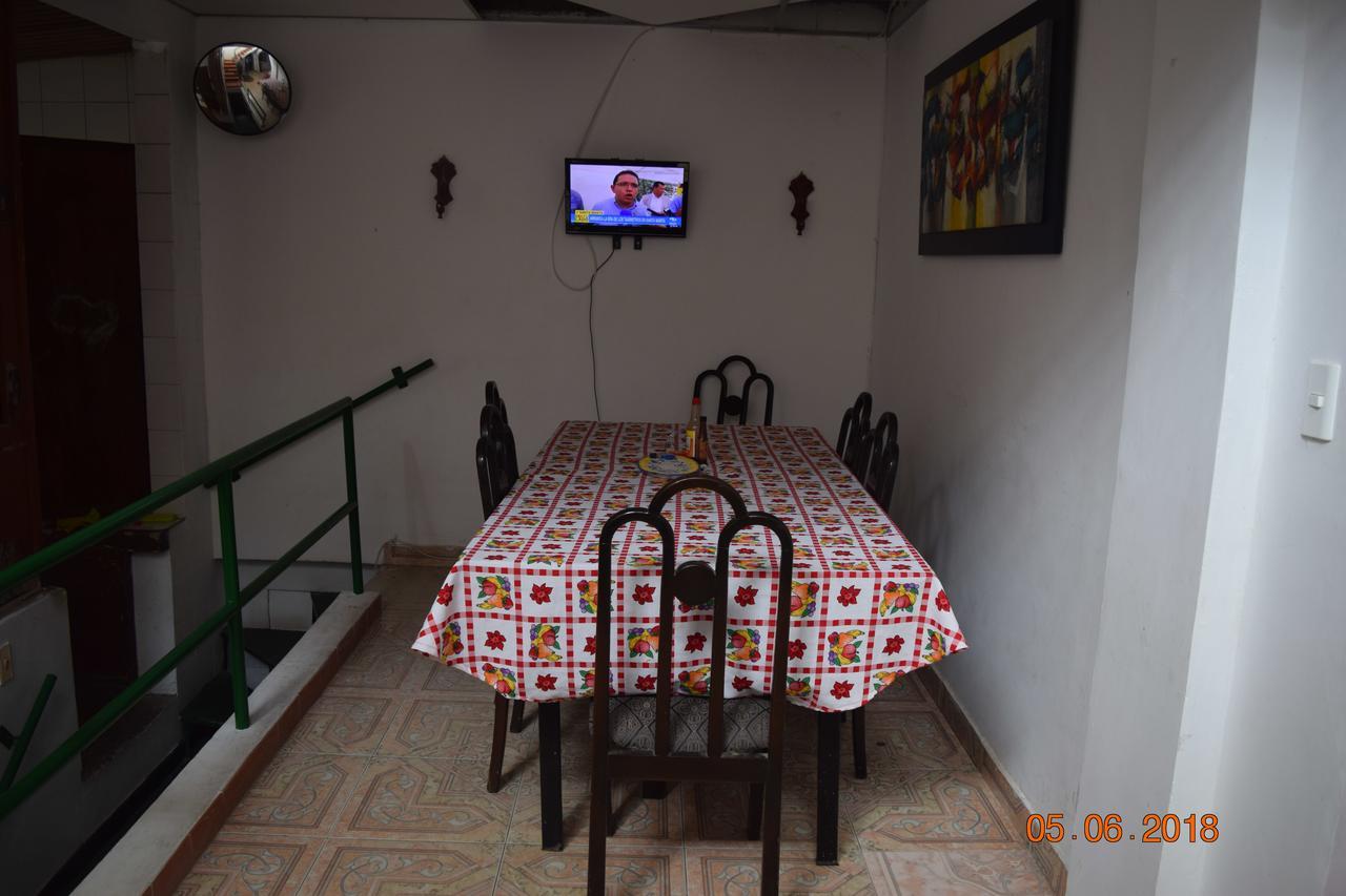 Hotel Acuarius Cúcuta エクステリア 写真
